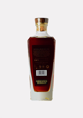 "Flasche The Glenturret 25 Years Highland Single Malt Scotch Whisky, 2023 Release, 70 cl, 42.6 % Vol., mit edlem Design und Holzverschluss."